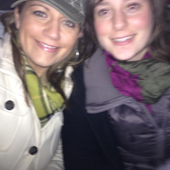 Meet your Posher, Melissa - Picture 2 of 2